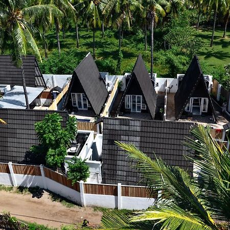 Sanctum Dive Bungalows With Private Pool กีลีตราวางัน ภายนอก รูปภาพ