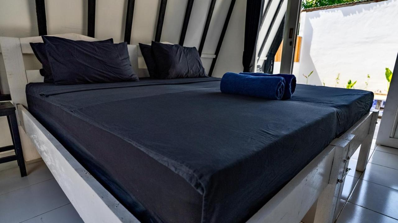 Sanctum Dive Bungalows With Private Pool กีลีตราวางัน ภายนอก รูปภาพ